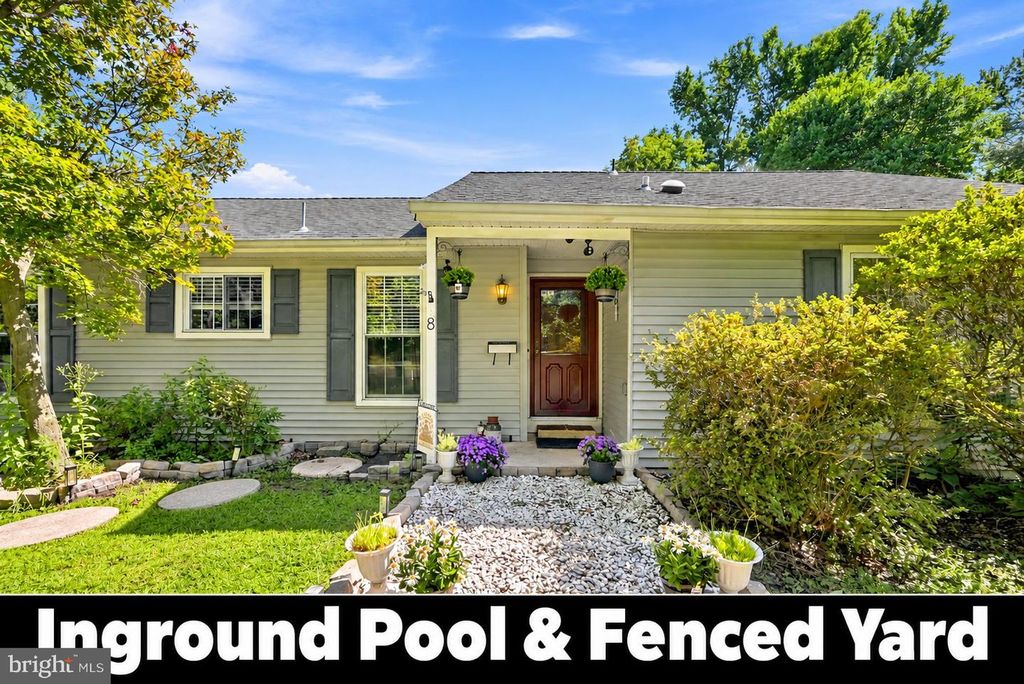 8 NAYLOR AVE, CLEMENTON, NJ 08021 — exterior