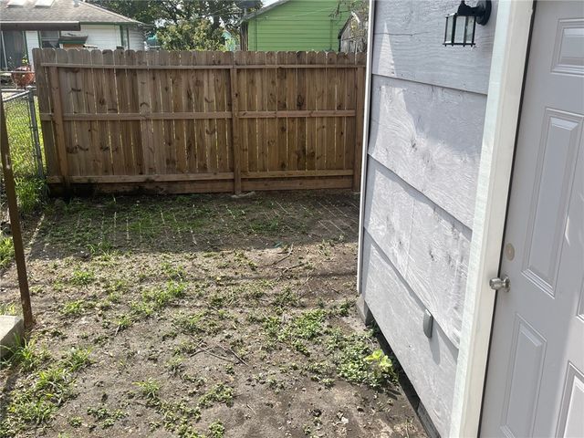 512 W Avenue F, Robstown, TX 78380