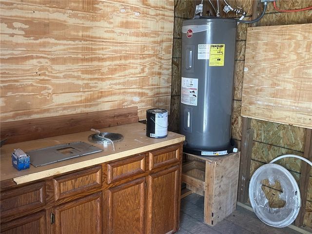 512 W Avenue F, Robstown, TX 78380