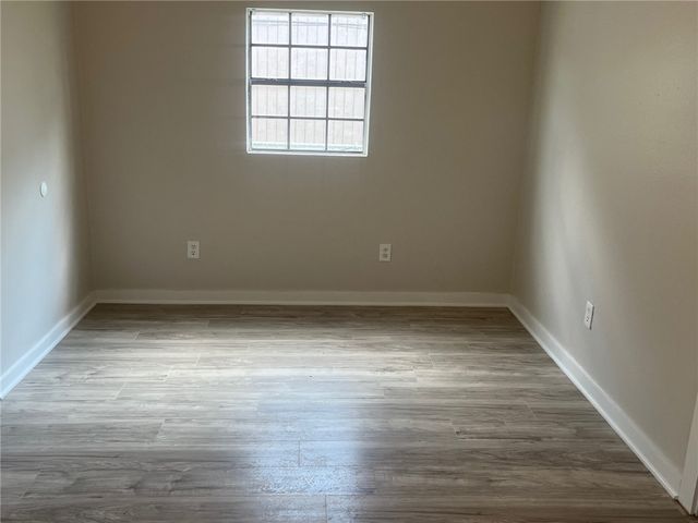 512 W Avenue F, Robstown, TX 78380