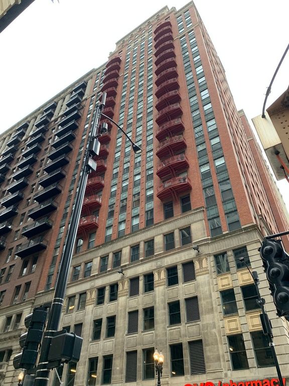 208 W Washington Street 1403, Chicago, IL 60606 — exterior