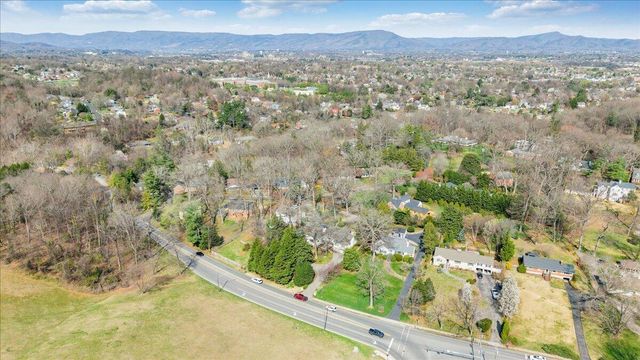 2241 Brambleton AVE, Roanoke, VA 24015