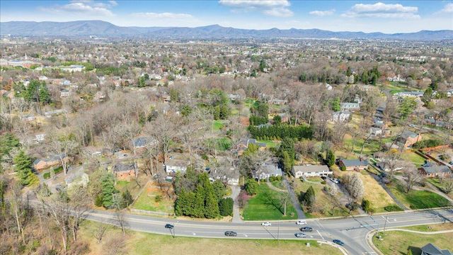 2241 Brambleton AVE, Roanoke, VA 24015