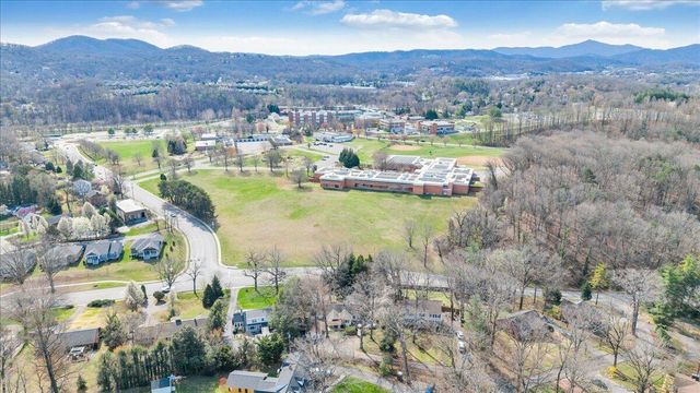 2241 Brambleton AVE, Roanoke, VA 24015