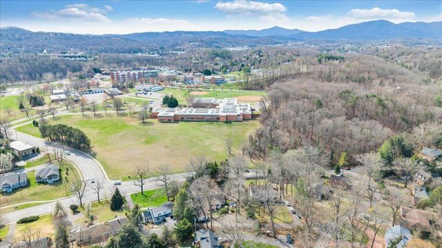 2241 Brambleton AVE, Roanoke, VA 24015