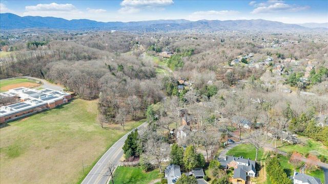 2241 Brambleton AVE, Roanoke, VA 24015