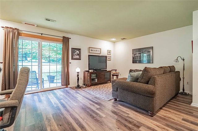 2760 Red Oak Circle C5, Bethlehem City, PA 18017