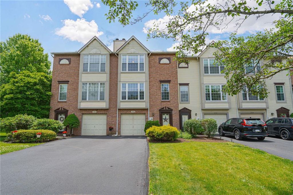 2760 Red Oak Circle C5, Bethlehem City, PA 18017