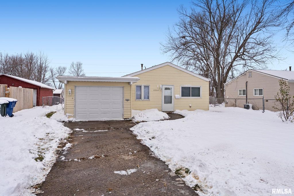 2232 N NEVADA Avenue, Davenport, IA 52804