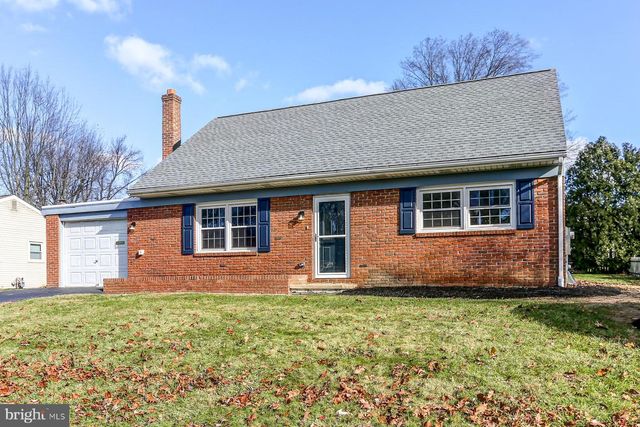 233 CARDINAL RD, Lititz, PA 17543