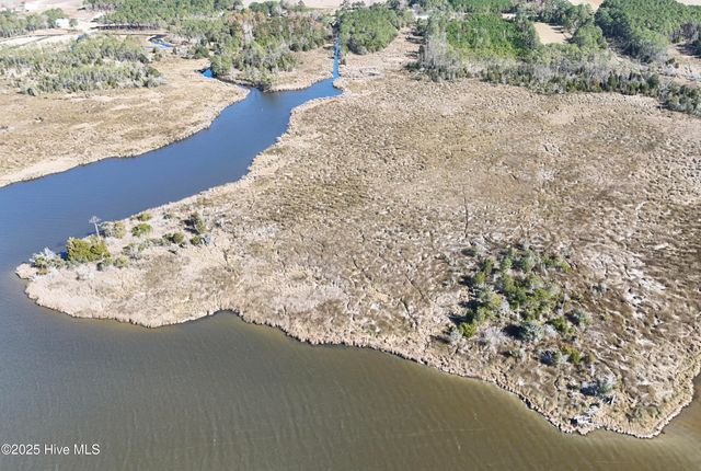 4876 Loop Road, Scranton, NC 27875