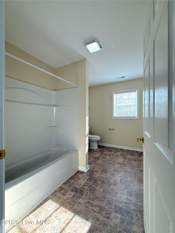 4876 Loop Road, Scranton, NC 27875