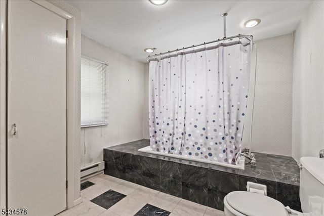 17 Albanese Rd, Haledon Boro, NJ 07508
