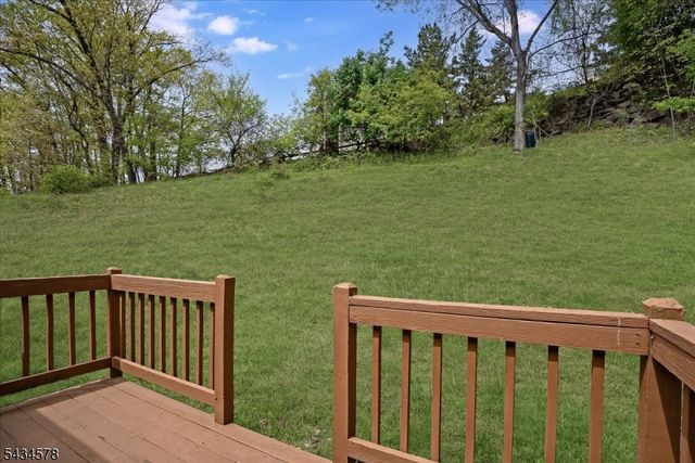 17 Albanese Rd, Haledon Boro, NJ 07508