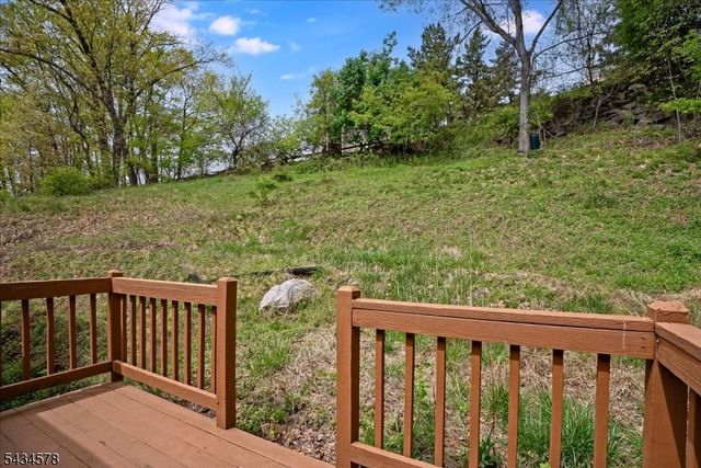 17 Albanese Rd, Haledon Boro, NJ 07508