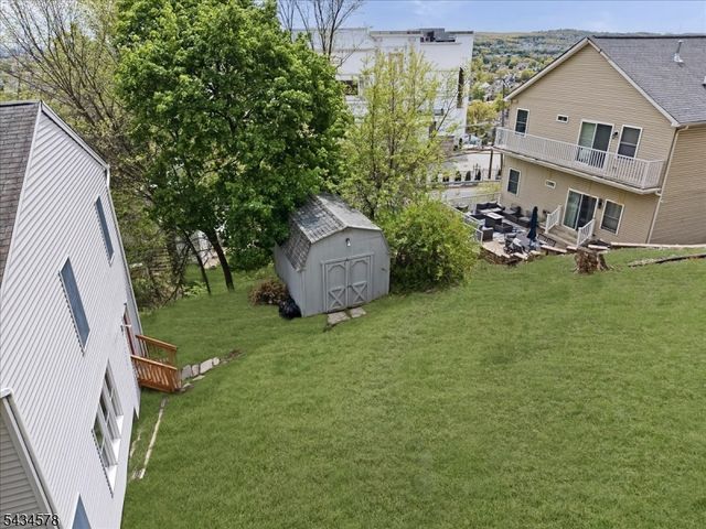 17 Albanese Rd, Haledon Boro, NJ 07508