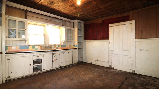 219 E Jordan Street, Grand Saline, TX 75140