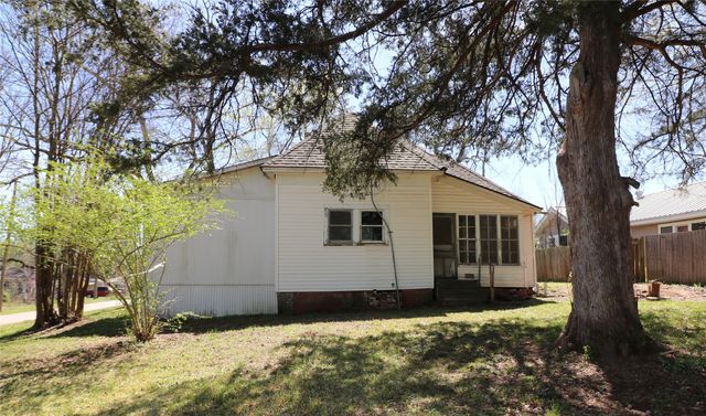 219 E Jordan Street, Grand Saline, TX 75140