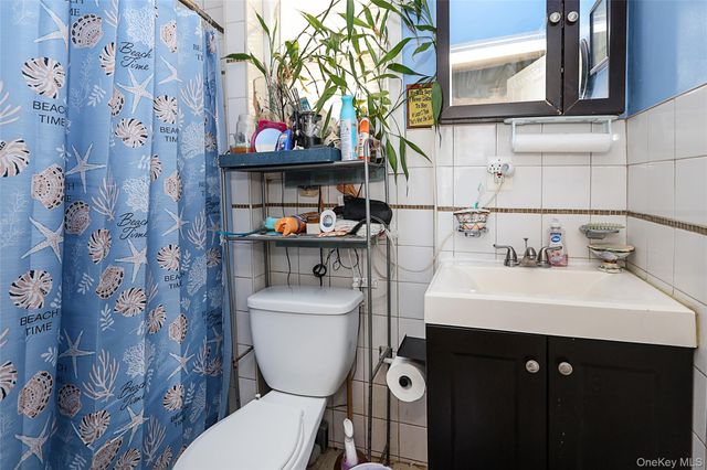 110 E Roosevelt Avenue, Roosevelt, NY 11575