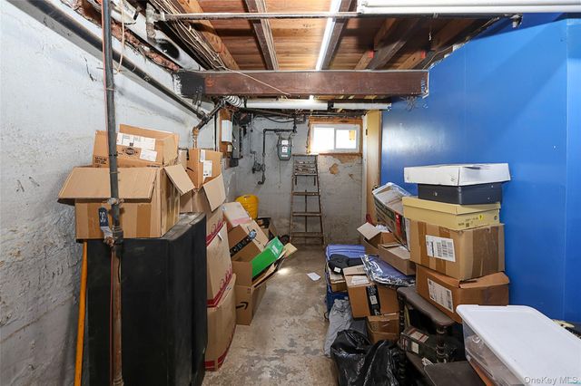 110 E Roosevelt Avenue, Roosevelt, NY 11575