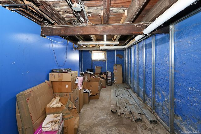 110 E Roosevelt Avenue, Roosevelt, NY 11575