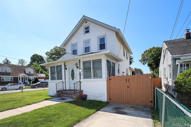 110 E Roosevelt Avenue, Roosevelt, NY 11575