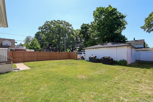 110 E Roosevelt Avenue, Roosevelt, NY 11575