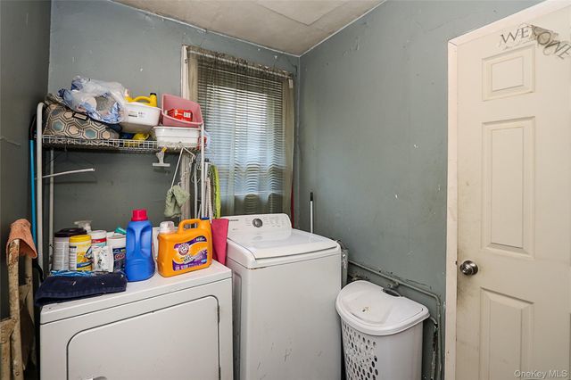 110 E Roosevelt Avenue, Roosevelt, NY 11575