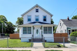 110 E Roosevelt Avenue, Roosevelt, NY 11575