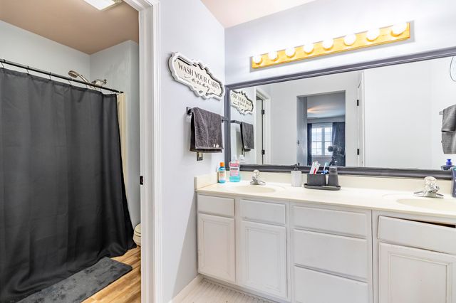 990 W 87th Avenue, Merrillville, IN 46410