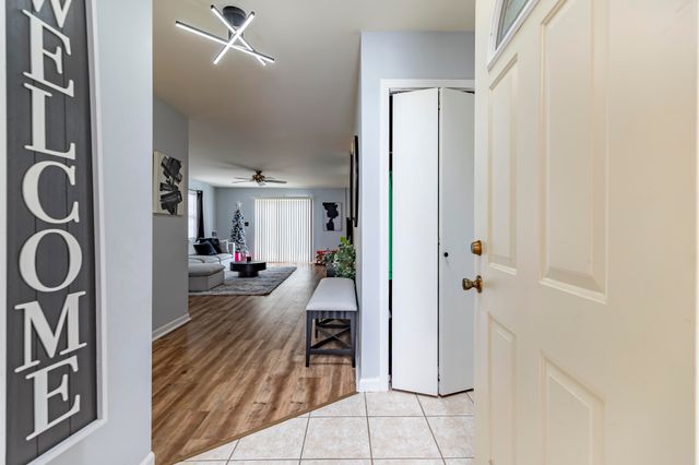 990 W 87th Avenue, Merrillville, IN 46410