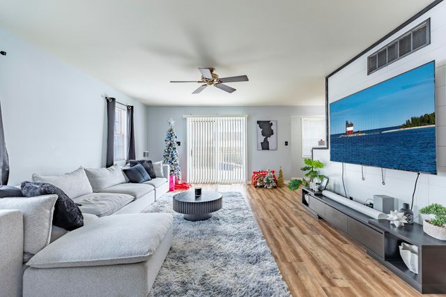 990 W 87th Avenue, Merrillville, IN 46410