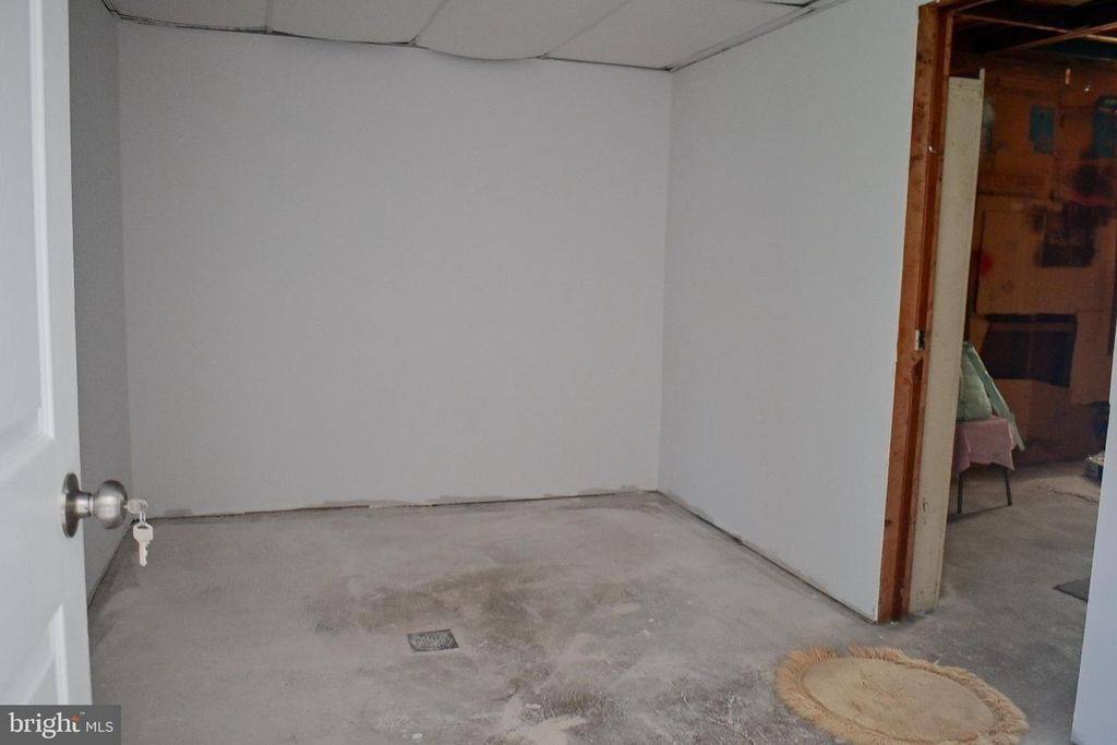 Image 8 of property listing at 531 ECKHART DR, Joppa, MD 21085