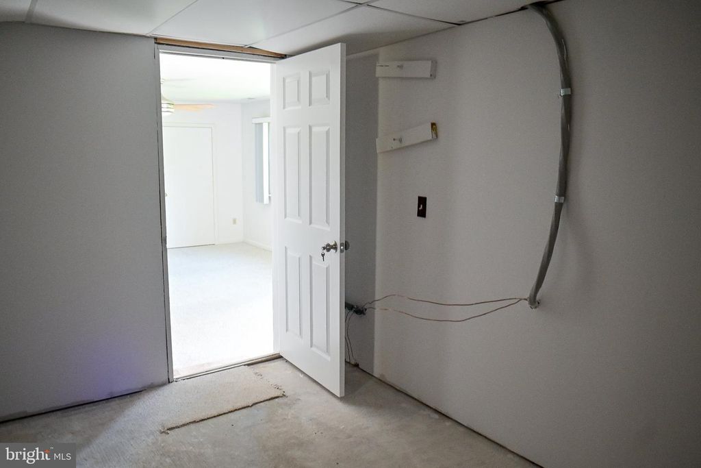 Image 9 of property listing at 531 ECKHART DR, Joppa, MD 21085