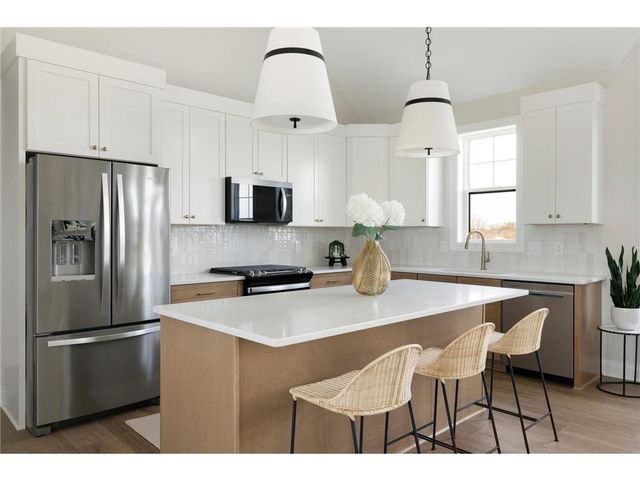 610 Field Point Street, Roberts, WI 54023