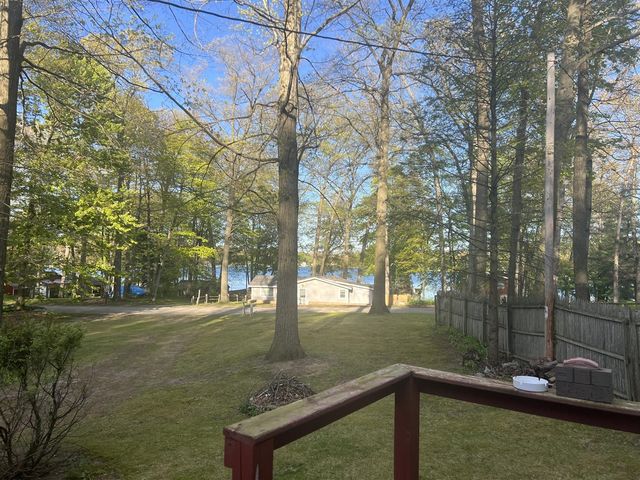12561 S Sand Beach Drive, Grant, MI 49327