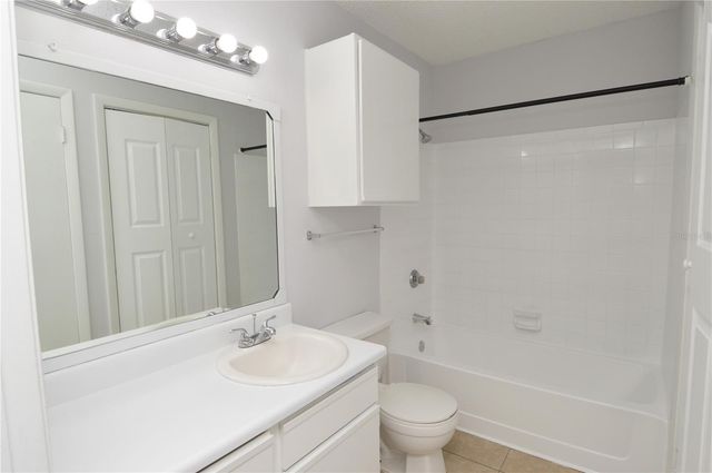 8641 FANCY FINCH DRIVE 202, Tampa, FL 33614