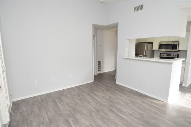 8641 FANCY FINCH DRIVE 202, Tampa, FL 33614