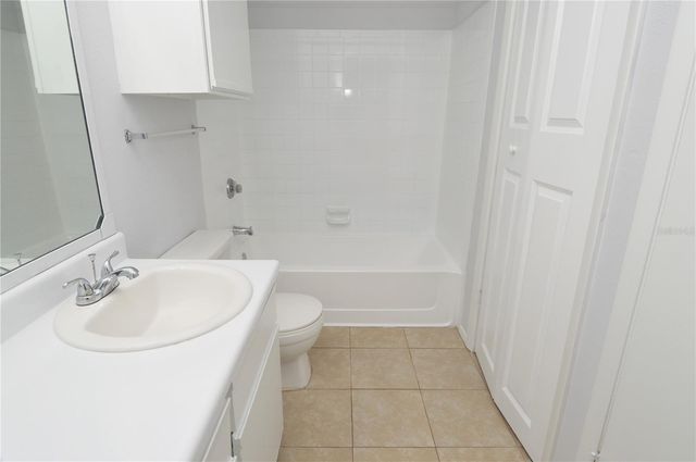 8641 FANCY FINCH DRIVE 202, Tampa, FL 33614