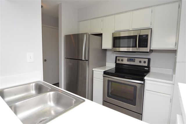 8641 FANCY FINCH DRIVE 202, Tampa, FL 33614