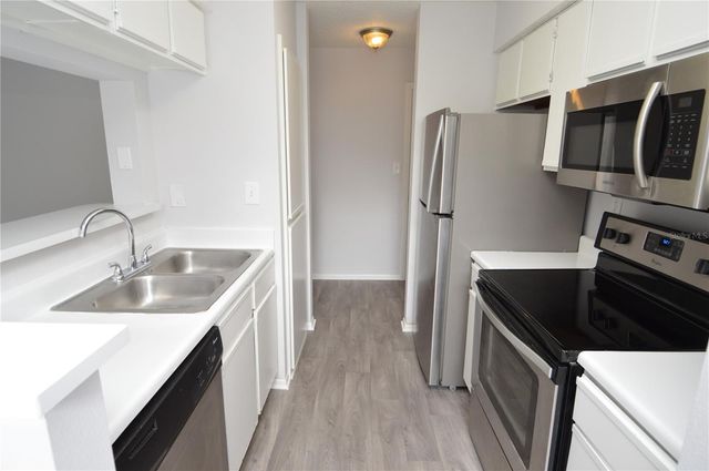 8641 FANCY FINCH DRIVE 202, Tampa, FL 33614