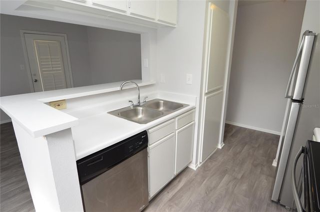 8641 FANCY FINCH DRIVE 202, Tampa, FL 33614