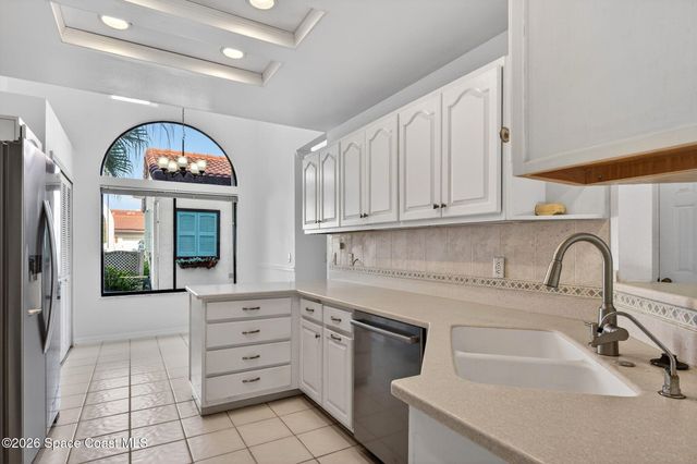 1607 Parkside Place 1607, Indian Harbour Beach, FL 32937