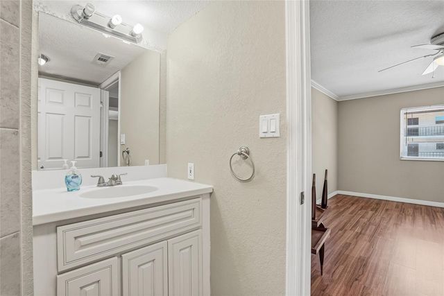 2220 STICKNEY POINT ROAD 520, Sarasota, FL 34231