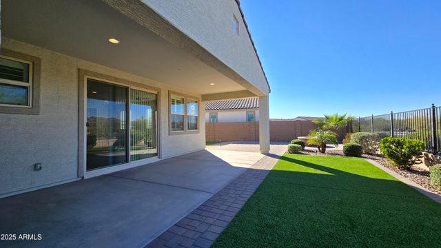 17864 W THISTLE LANDING Drive, Goodyear, AZ 85338