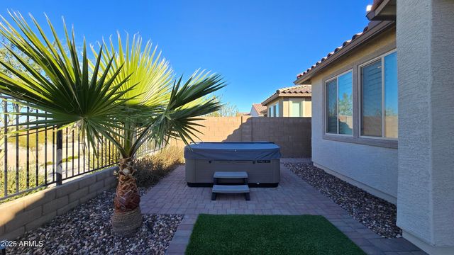 17864 W THISTLE LANDING Drive, Goodyear, AZ 85338