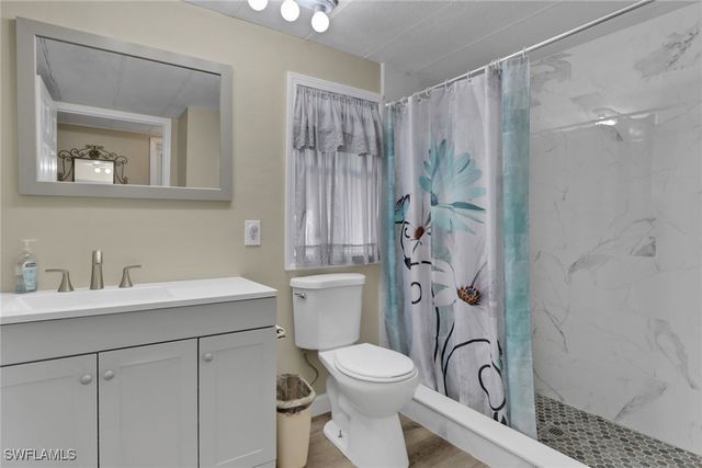 20 Derhenson DR, Naples, FL 34114