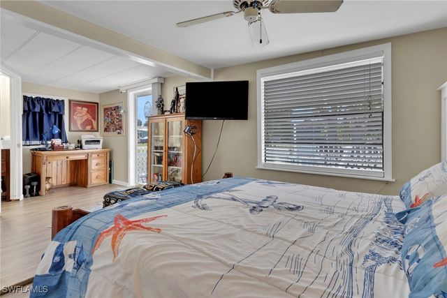 20 Derhenson DR, Naples, FL 34114