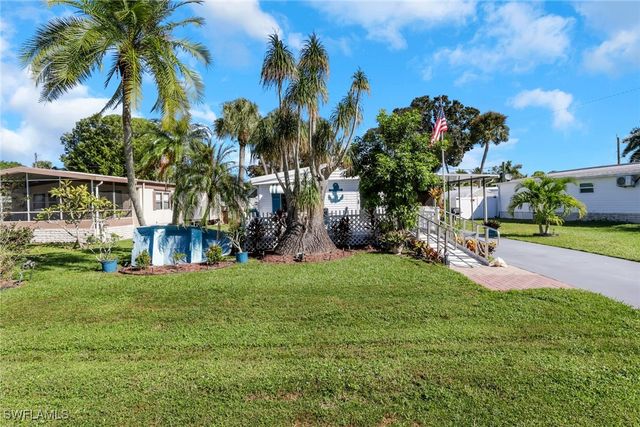 20 Derhenson DR, Naples, FL 34114