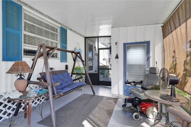 20 Derhenson DR, Naples, FL 34114